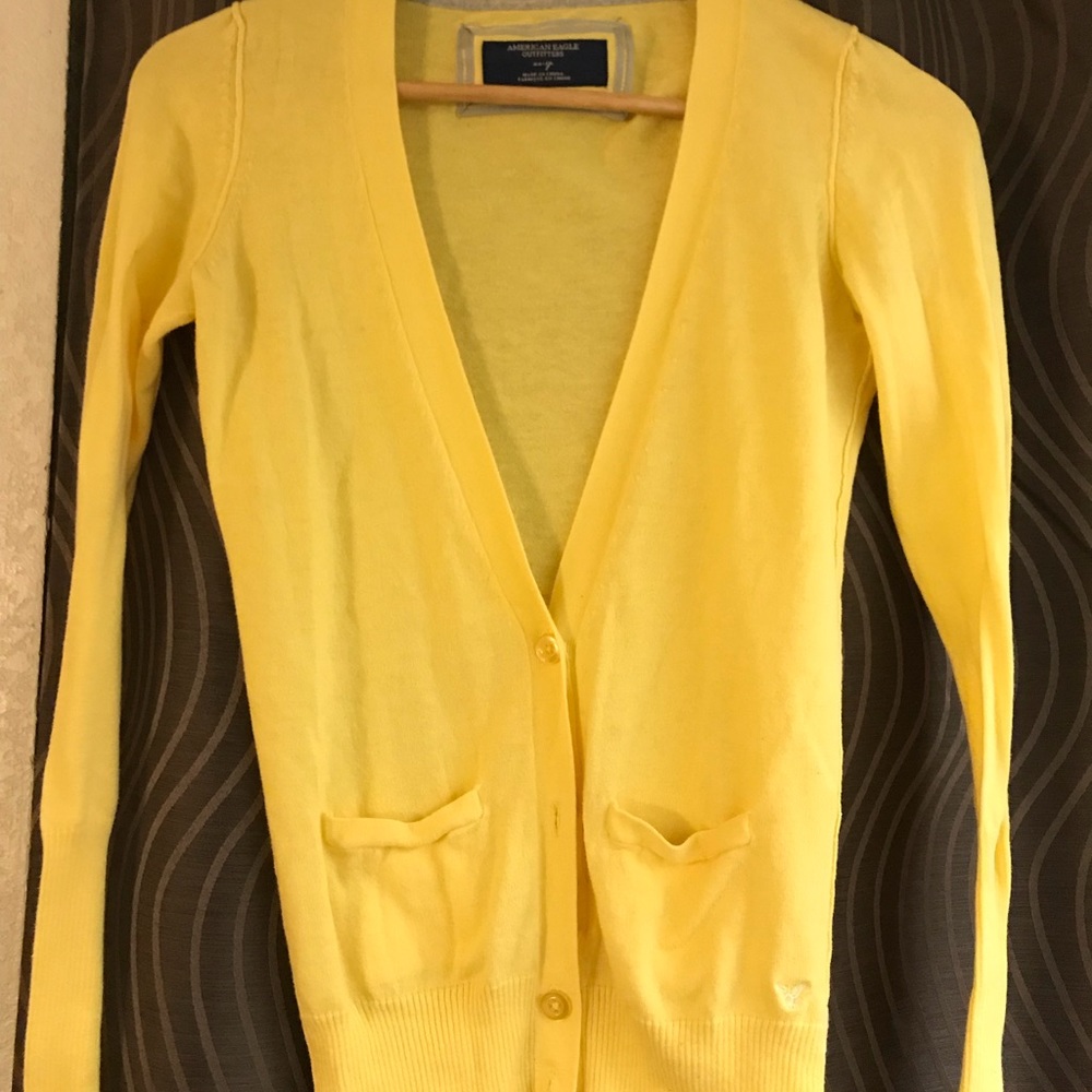 💛 American Eagle Outfitters Cardigan 💛